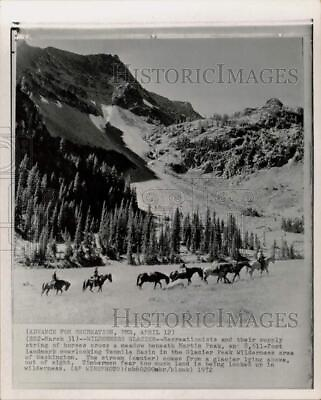 #ad 1972 Press Photo Recreationists on horses cross meadow by Martin Peak in WA $19.99