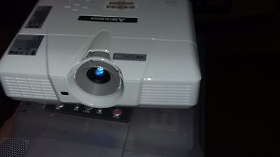 #ad Mitsubishi XD500U 2000:1 2200 Lumens USB DLP Video Projector quot;As Isquot;. Super Deal $60.77